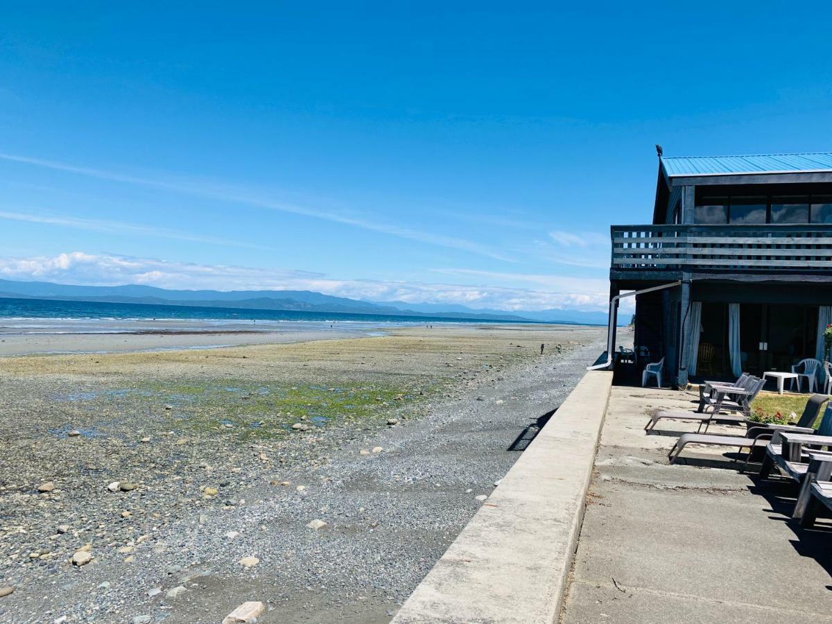 Sand Pebbles Inn Qualicum Beach Bagian luar foto
