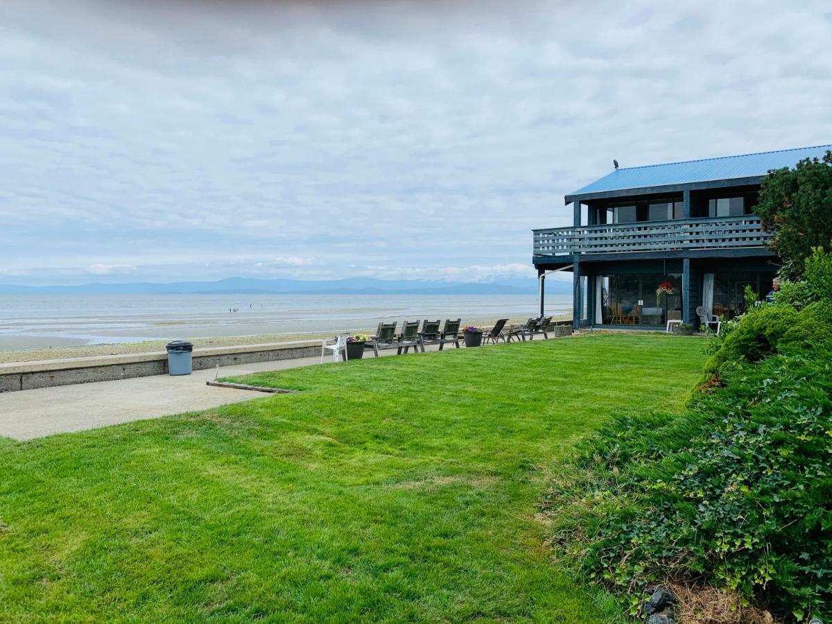 Sand Pebbles Inn Qualicum Beach Bagian luar foto